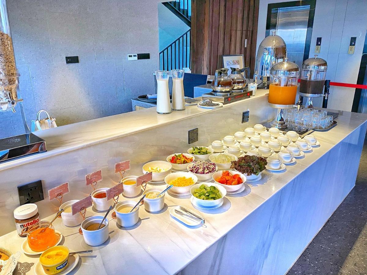 Yunfan Hotel Phnom Pen Exterior foto
